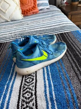 Nike Kids Blue Sneakers with Neon Yellow Swoosh